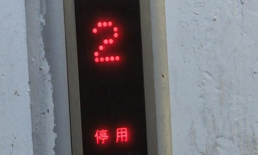 DƬ